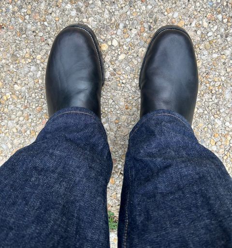Photo by woolwonders on July 7, 2026 of the Unsung U 22-2 Engineer Boot in Maryam Italian Vachetta Horsebutt Overdyed Black.