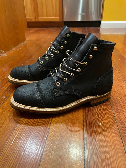 Photo by Cdbr on December 14, 2023 of the Truman Cap Toe Boot in Seidel Black Oil Tan Roughout.