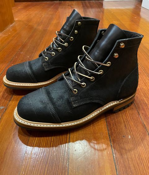Photo by Cdbr on December 14, 2023 of the Truman Cap Toe Boot in Seidel Black Oil Tan Roughout.