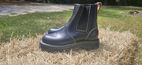 Photo by ProletariatPrince on October 4, 2025 of the Nicks Heritage Chelsea in Horween Black Chromexcel.