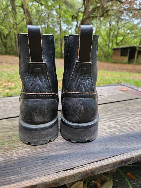 Photo by ProletariatPrince on April 5, 2026 of the Nicks Heritage Chelsea in Horween Black Chromexcel.