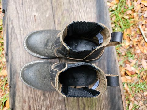 Photo by ProletariatPrince on April 5, 2026 of the Nicks Heritage Chelsea in Horween Black Chromexcel.