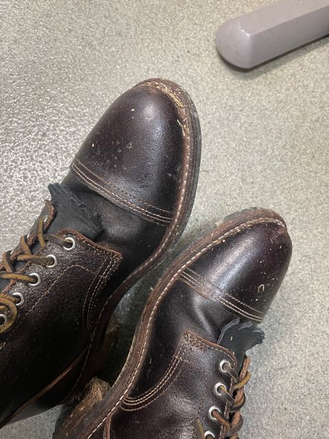 Photo by JGWTP on March 21, 2025 of the Thursday Vanguard in Horween Waxed Cacao.