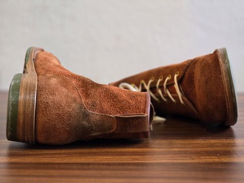 Photo by katzpowa on February 2, 2025 of the Iron Boots The Chosen One in S.B. Foot Dune Roughout Suede.