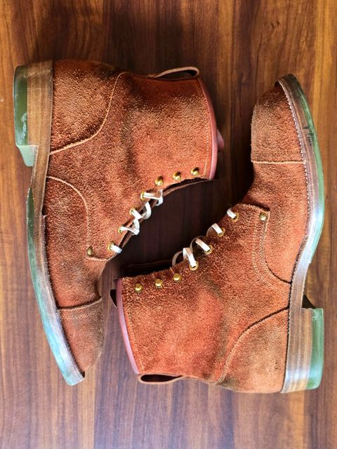 Photo by katzpowa on March 2, 2025 of the Iron Boots The Chosen One in S.B. Foot Dune Roughout Suede.