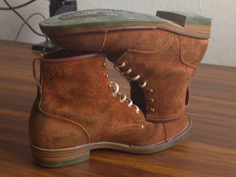Photo by katzpowa on April 5, 2025 of the Iron Boots The Chosen One in S.B. Foot Dune Roughout Suede.