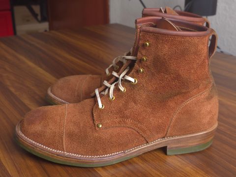 Photo by katzpowa on April 5, 2025 of the Iron Boots The Chosen One in S.B. Foot Dune Roughout Suede.