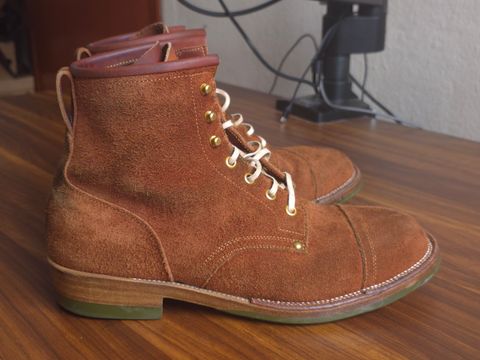 Photo by katzpowa on April 5, 2025 of the Iron Boots The Chosen One in S.B. Foot Dune Roughout Suede.