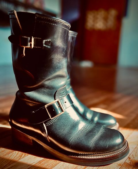 Photo by bashti14 on December 2, 2023 of the John Lofgren Wabash Engineer Boots in Horween Black Chromexcel.
