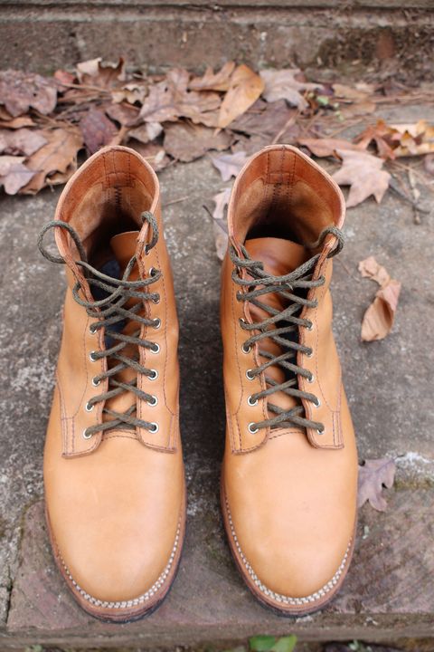 Photo by RUNNOFT on December 4, 2024 of the Oldspeed MFG Service Boot 6” in Horween Tan Latigo.