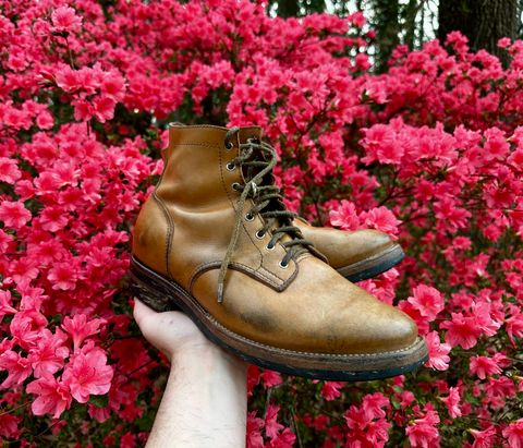 Photo by RUNNOFT on April 1, 2025 of the Oldspeed MFG Service Boot 6” in Horween Tan Latigo.