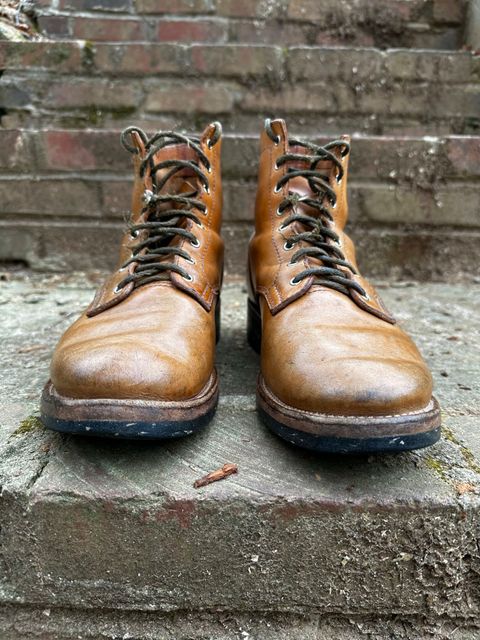 Photo by RUNNOFT on April 1, 2025 of the Oldspeed MFG Service Boot 6” in Horween Tan Latigo.