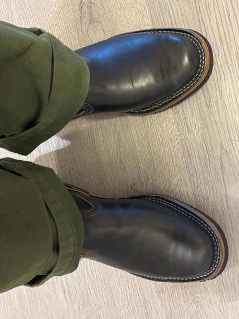 Photo by Efanium on May 16, 2026 of the Wesco Mister Lou in Maryam Olive Waxed Black Horsehide.