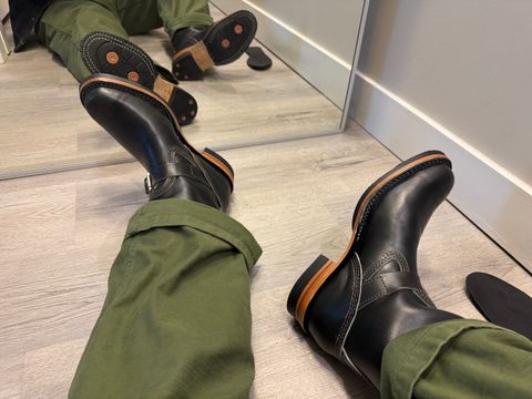 Photo by Efanium on May 16, 2026 of the Wesco Mister Lou in Maryam Olive Waxed Black Horsehide.