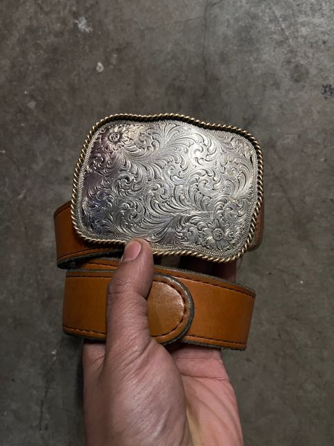 Photo by shredwin.206 on December 2, 2025 of the Nicks Heritage Belt in Wickett & Craig Tan English Bridle.