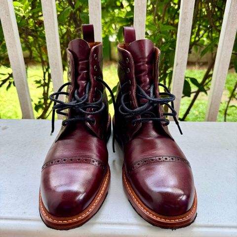 Photo by stinkypatina on August 13, 2025 of the Herring Caldbeck II in Burgundy Calf.