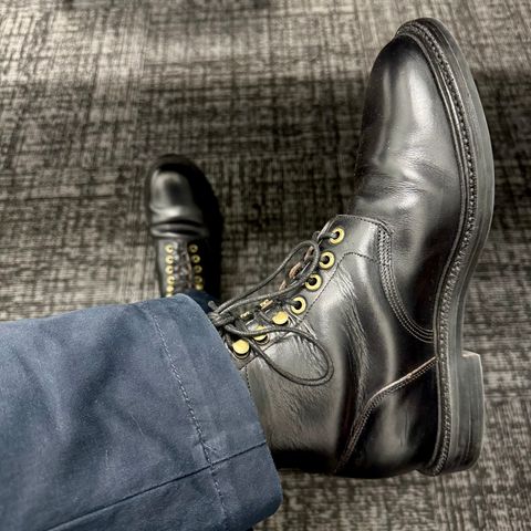 Photo by stinkypatina on July 13, 2026 of the Grant Stone Diesel Boot in Horween Black Chromexcel.