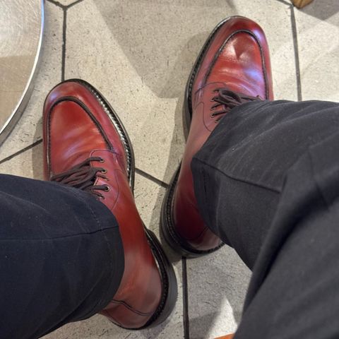 Photo by stinkypatina on August 28, 2025 of the Loake Gisbourne in Seared Mahogany Calf.