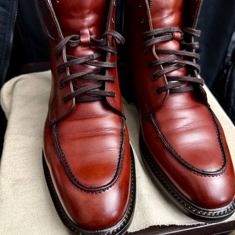 Photo by stinkypatina on September 1, 2025 of the Loake Gisbourne in Seared Mahogany Calf.