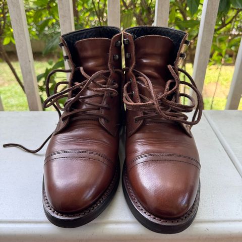 Photo by stinkypatina on July 31, 2025 of the Thursday Captain in Brandy Hand-Finished Full Grain.