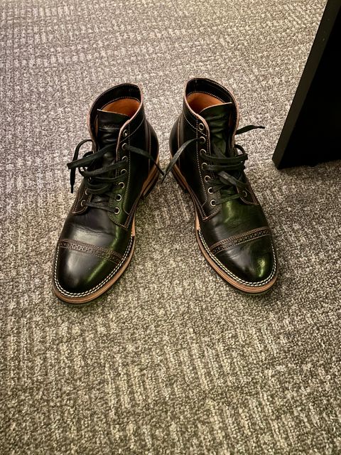 Photo by Faded.Patina on January 9, 2025 of the Jakkrabbits Service Boot in Shinki Black Teacore Horsehide.
