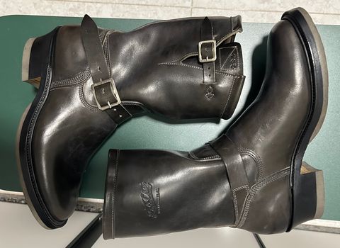 Photo by Patrick_Kwon on April 1, 2026 of the Role Club Engineer Boots in Grey Maryam Italy Horsebutt.