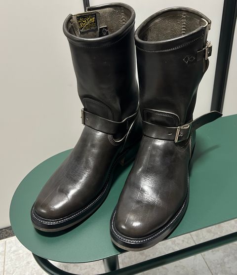 Photo by Patrick_Kwon on April 6, 2026 of the Role Club Engineer Boots in Grey Maryam Italy Horsebutt.