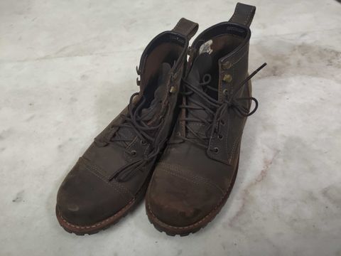 Photo by avikishoresoni on March 27, 2025 of the Craft & Glory Ranger Boots 6" (Vintage Brown) Goodyear Welted in Full Grain Waxed Water Buffalo.