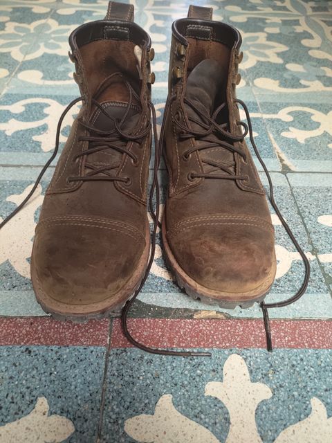 Photo by avikishoresoni on May 26, 2025 of the Craft & Glory Ranger Boots 6" (Vintage Brown) Goodyear Welted in Full Grain Waxed Water Buffalo.