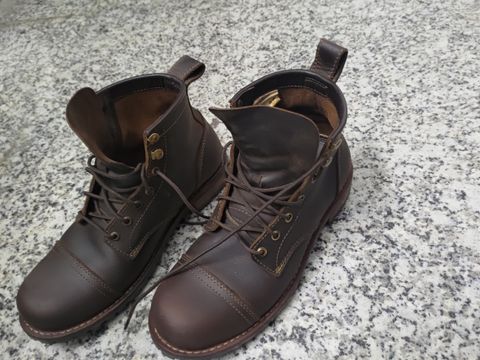 Photo by avikishoresoni on July 17, 2025 of the Craft & Glory Ranger Boots 6" (Vintage Brown) Goodyear Welted in Full Grain Waxed Water Buffalo.