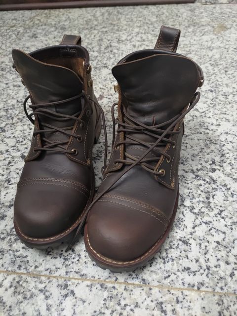 Photo by avikishoresoni on July 17, 2025 of the Craft & Glory Ranger Boots 6" (Vintage Brown) Goodyear Welted in Full Grain Waxed Water Buffalo.