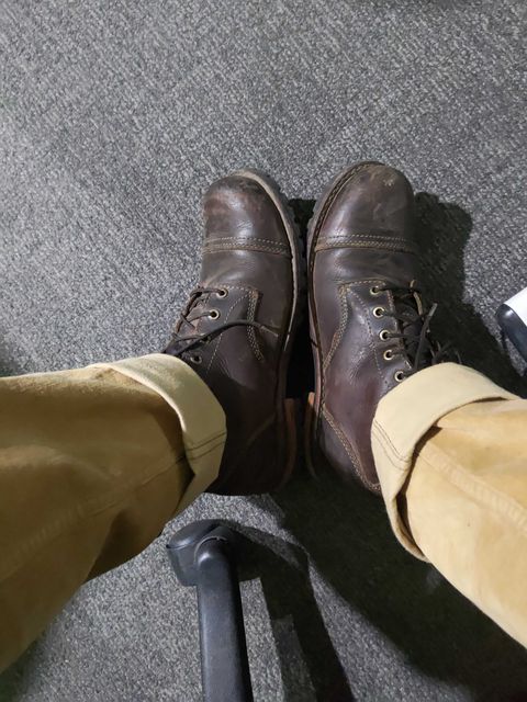 Photo by avikishoresoni on January 5, 2026 of the Craft & Glory Ranger Boots 6" (Vintage Brown) Goodyear Welted in Full Grain Waxed Water Buffalo.