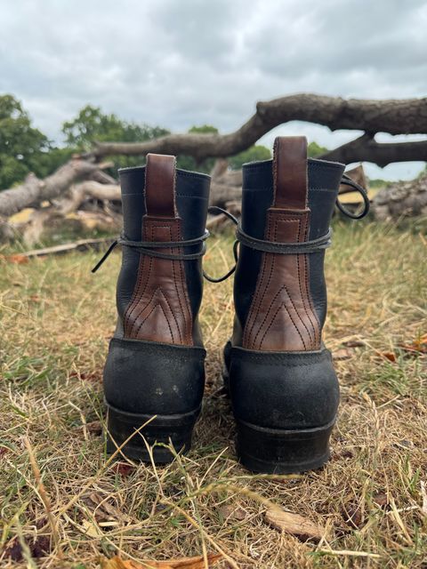 Photo by BeardedBaldilocks on July 6, 2025 of the Nicks Ranger in Black Heavy Duty & Seidel MaxSupport Black Roughout & Horween Natural Chromexcel.