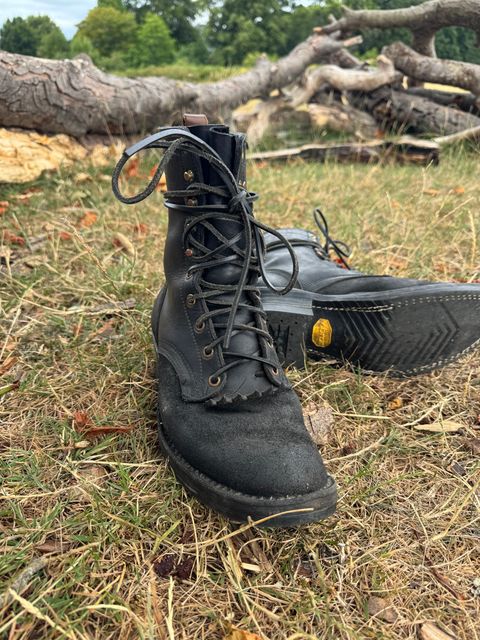 Photo by BeardedBaldilocks on July 6, 2025 of the Nicks Ranger in Black Heavy Duty & Seidel MaxSupport Black Roughout & Horween Natural Chromexcel.