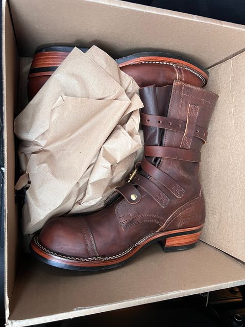 Photo by dieseldoc25 on January 16, 2026 of the Nicks Heritage TankerPro in Horween Orange Predator.