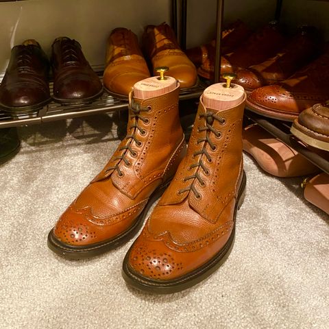 Photo by Colonel_Gringo on July 12, 2026 of the Tricker's Stow Country Boot in Sienna Olivvia Scotch Grain.