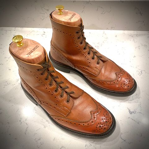 Photo by Colonel_Gringo on July 12, 2026 of the Tricker's Stow Country Boot in Sienna Olivvia Scotch Grain.