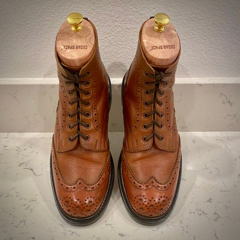 Photo by Colonel_Gringo on July 12, 2026 of the Tricker's Stow Country Boot in Sienna Olivvia Scotch Grain.