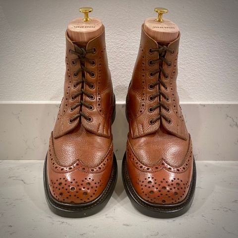 Photo by Colonel_Gringo on July 12, 2026 of the Tricker's Stow Country Boot in Sienna Olivvia Scotch Grain.