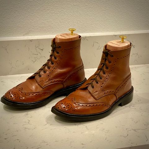 Photo by Colonel_Gringo on July 12, 2026 of the Tricker's Stow Country Boot in Sienna Olivvia Scotch Grain.