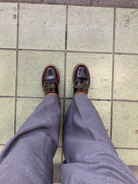 Photo by maru on December 25, 2024 of the Danner Moreland Oxford in Horween Black Chromexcel.