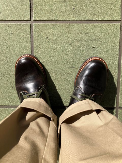 Photo by maru on February 7, 2025 of the Danner Moreland Oxford in Horween Black Chromexcel.
