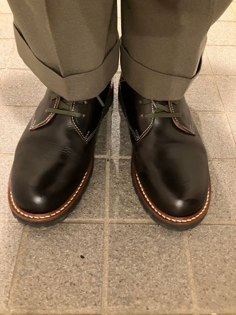 Photo by maru on March 17, 2025 of the Danner Moreland Oxford in Horween Black Chromexcel.