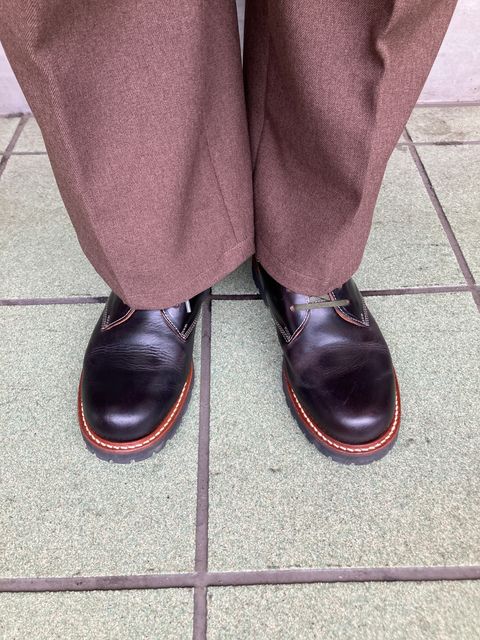 Photo by maru on March 12, 2025 of the Danner Moreland Oxford in Horween Black Chromexcel.