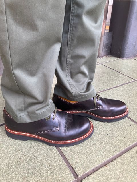 Photo by maru on July 22, 2025 of the Danner Moreland Oxford in Horween Black Chromexcel.
