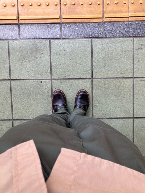 Photo by maru on July 22, 2025 of the Danner Moreland Oxford in Horween Black Chromexcel.