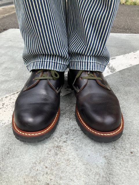 Photo by maru on July 27, 2025 of the Danner Moreland Oxford in Horween Black Chromexcel.