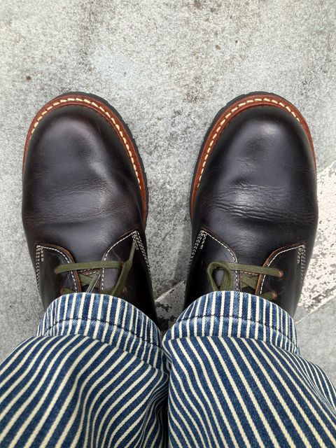 Photo by maru on July 27, 2025 of the Danner Moreland Oxford in Horween Black Chromexcel.