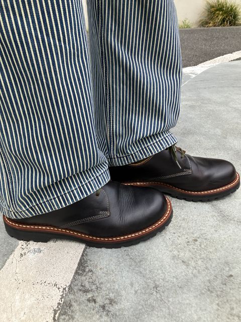 Photo by maru on July 27, 2025 of the Danner Moreland Oxford in Horween Black Chromexcel.