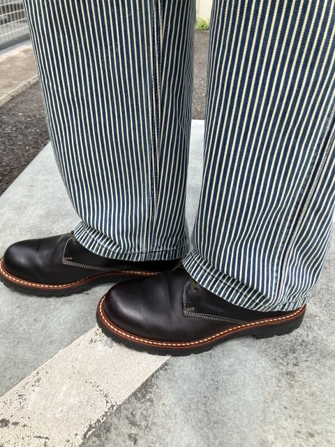 Photo by maru on July 27, 2025 of the Danner Moreland Oxford in Horween Black Chromexcel.